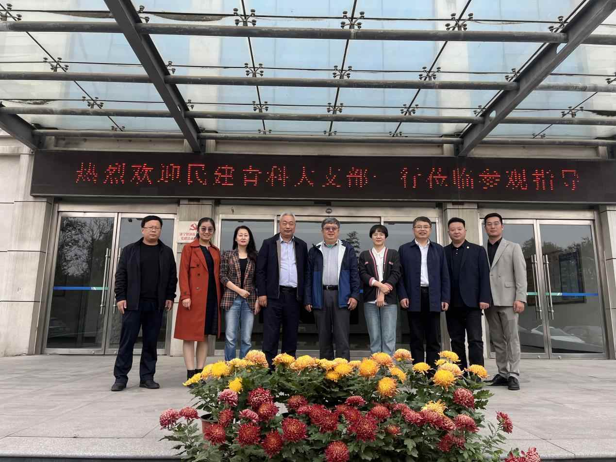 青島科技大學(xué)胡德棟教授、林健健教授蒞臨欣格瑞交流指導(dǎo)
