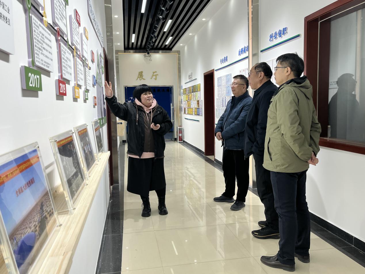 青島科技大學(xué)孫立軍書記、劉炳成教授一行蒞臨欣格瑞交流指導(dǎo)